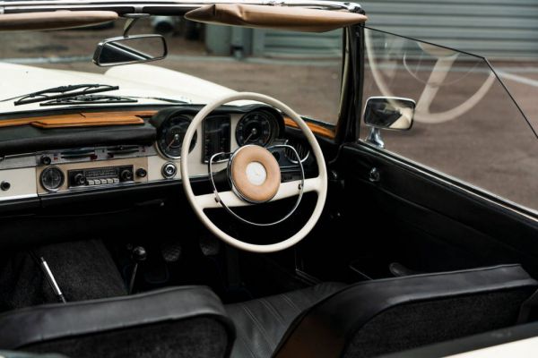 Mercedes-Benz 230 SL 1964 25811