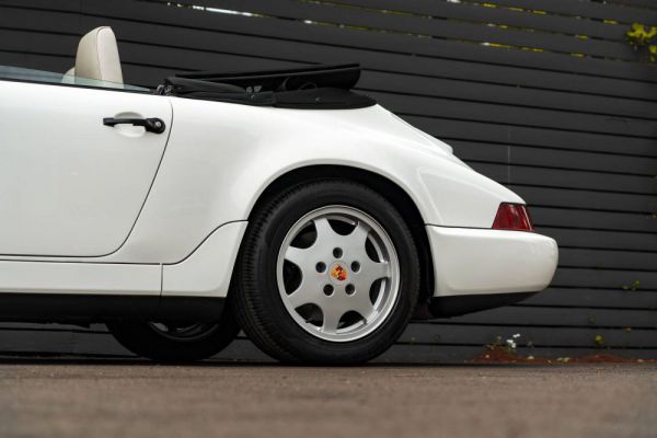 Porsche 911 Carrera 2 1990 25911