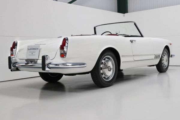 Alfa Romeo 2000 Spider 1960 82073