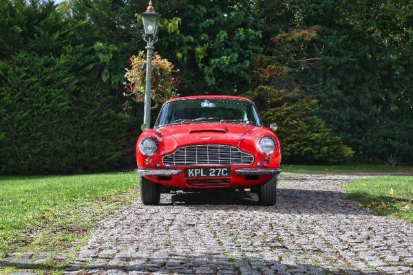 Aston Martin DB 6 Vantage 1965 64482