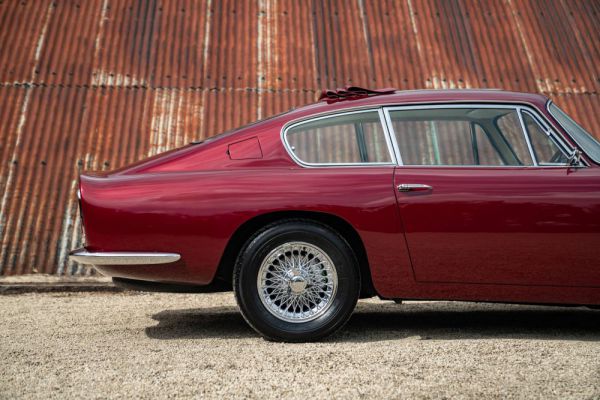 Aston Martin DB 6 Vantage 1967 63110