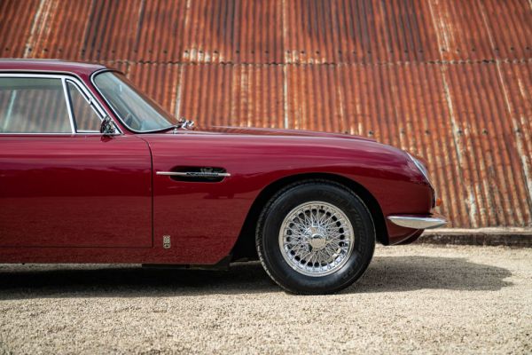 Aston Martin DB 6 Vantage 1967 63112