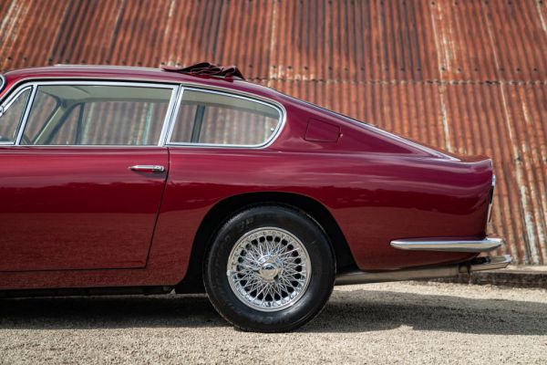 Aston Martin DB 6 Vantage 1967 63115