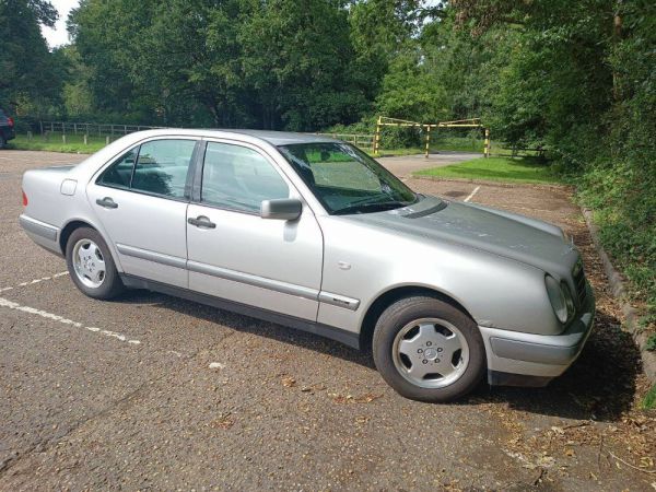 Mercedes-Benz E 240 1998 51351