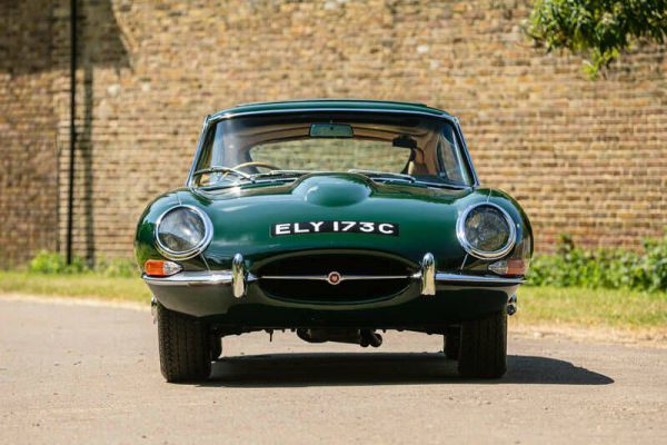 Jaguar E-Type 4.2 1965 61937