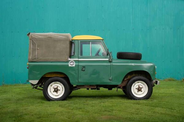 Land Rover 109 1974 68090