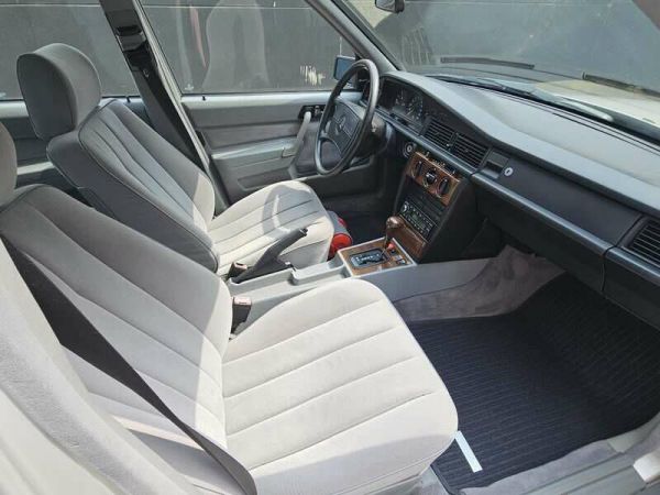 Mercedes-Benz 190 E 2.6 1990 78942