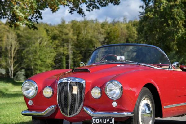 Lancia Aurelia B24 Spider "America" 1955