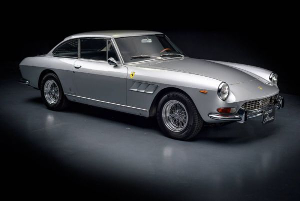 Ferrari 330 GT 2+2 1967 2070