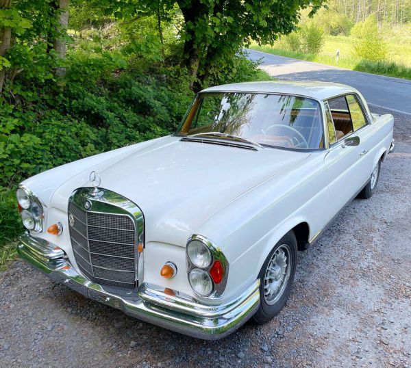 Mercedes-Benz 220 SE b 1965 15