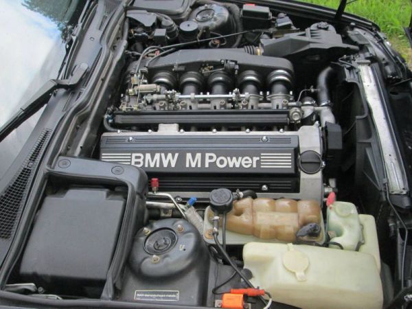 BMW M5 1992 81