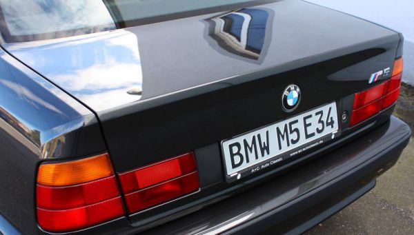 BMW M5 1992 82