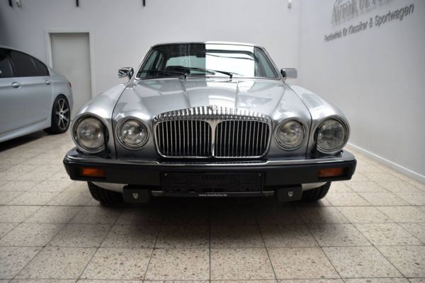 Daimler Double Six 1989 2478