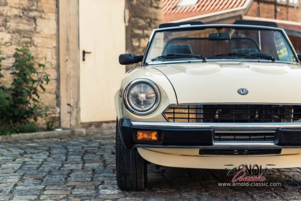 Fiat 124 Pininfarina Spidereuropa 1983 105202