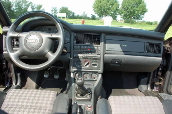 Audi Cabriolet 2.6 2000 70332