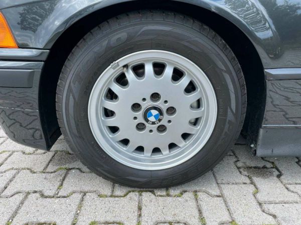 BMW 325i 1992 4189