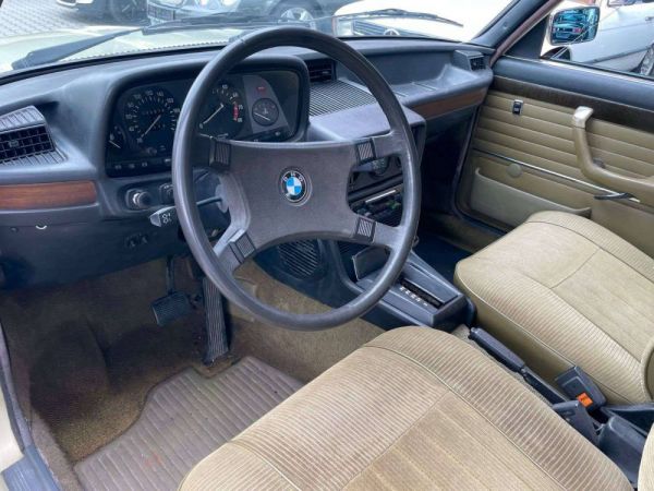 BMW 528i 1979 4216