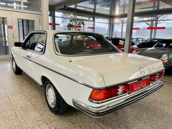 Mercedes-Benz 230 CE 1982 4297