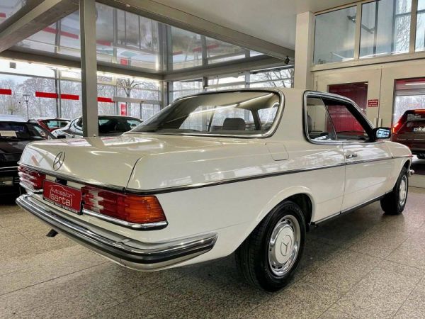 Mercedes-Benz 230 CE 1982 4299