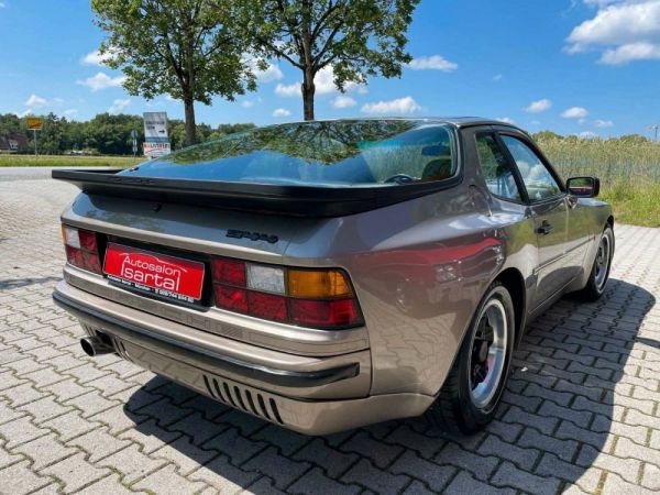 Porsche 944 1983 4834