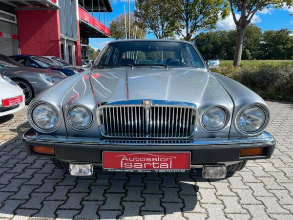 Jaguar XJ 12 1982 95799