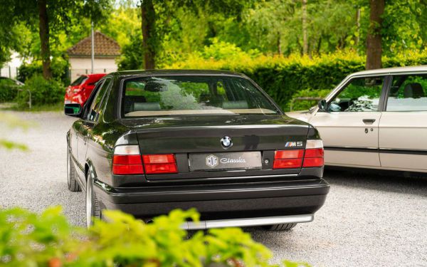 BMW M5 1992 73405