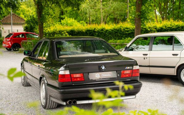 BMW M5 1992 73406