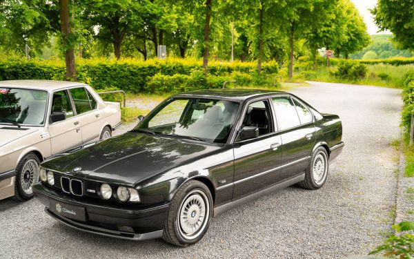 BMW M5 1992 73411