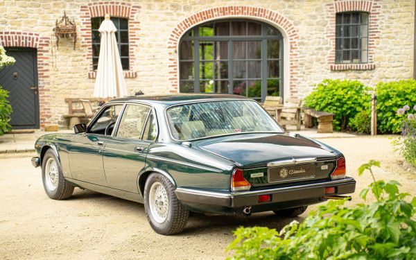 Jaguar XJ 12 1991 77588