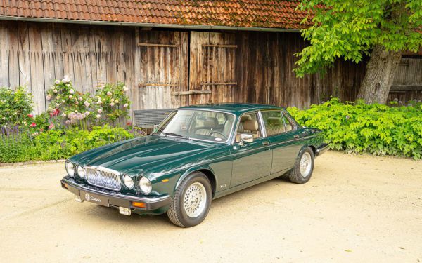 Jaguar XJ 12 1991 77589