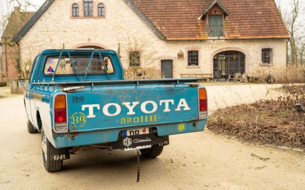 Toyota Hilux 1975 88639