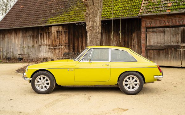 MG MGB GT V8 1974 88740