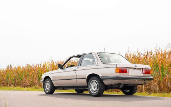 BMW 320i 1983 96234