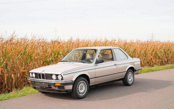 BMW 320i 1983 96237