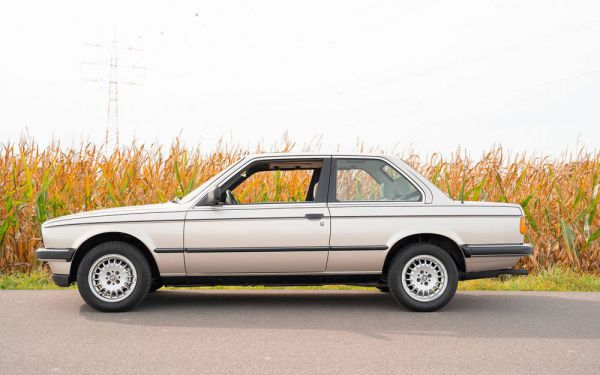 BMW 320i 1983 96238