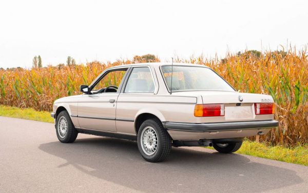 BMW 320i 1983 96239