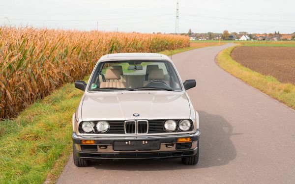 BMW 320i 1983 96245