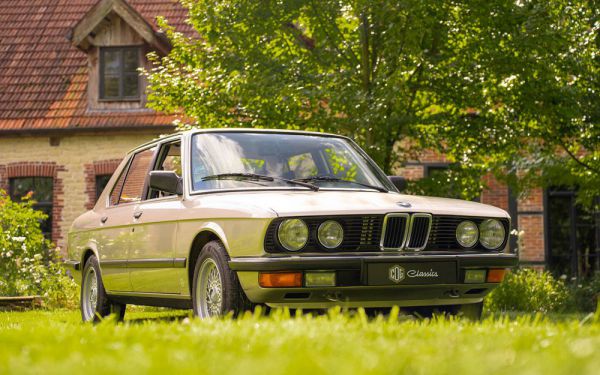 BMW 528i 1983 104050