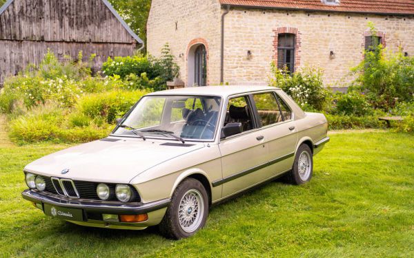 BMW 528i 1983 104055