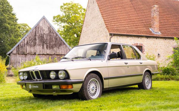 BMW 528i 1983 104056