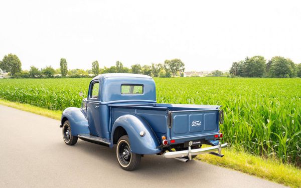 Ford V8 Model 46 Pick Up 1940 104666