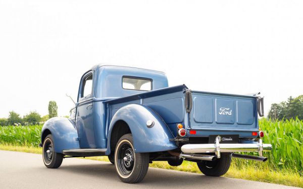 Ford V8 Model 46 Pick Up 1940 104667