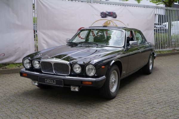 Daimler Double Six 1992 7260