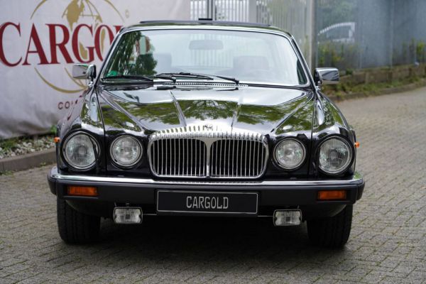 Daimler Double Six 1992 7262