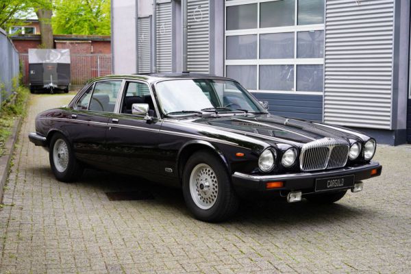 Daimler Double Six 1992 7264