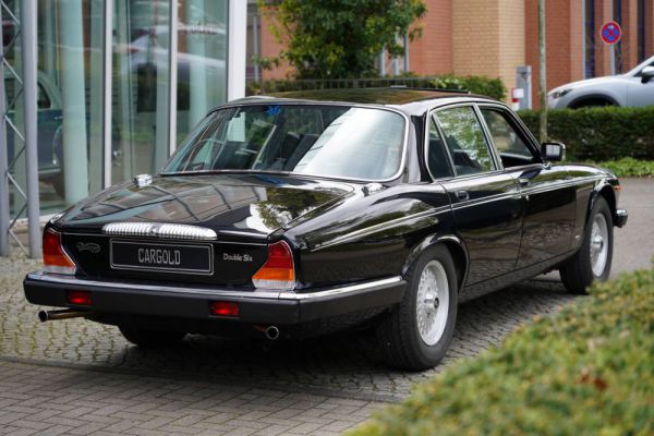 Daimler Double Six 1992 7270