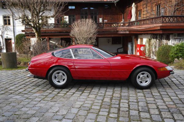 Ferrari 365 GTB/4 Daytona 1970 7325