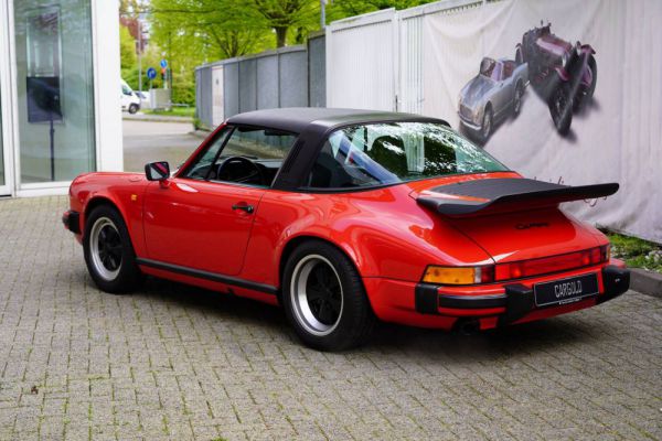 Porsche 911 Carrera 3.2 1988 7659