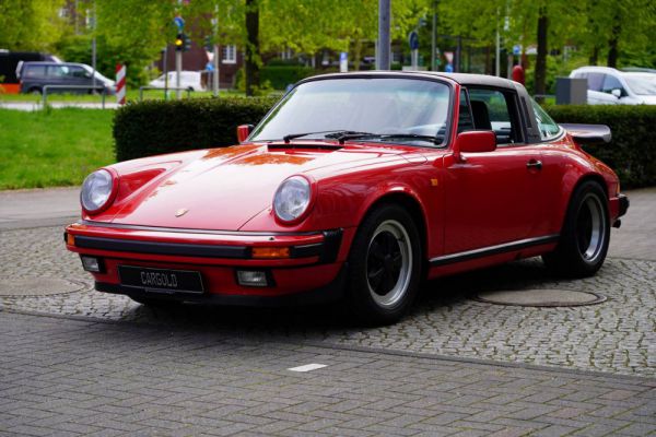 Porsche 911 Carrera 3.2 1988 7669