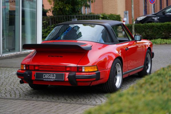 Porsche 911 Carrera 3.2 1988 7671